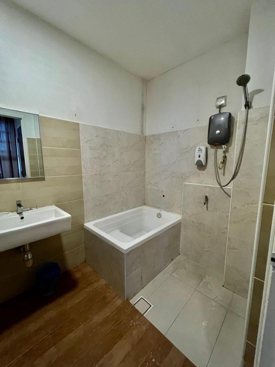 Golden Leaf Boutique Hotel Nusa Idaman Formerly Known As Ariana Hotel Johor Bahru Ngoại thất bức ảnh
